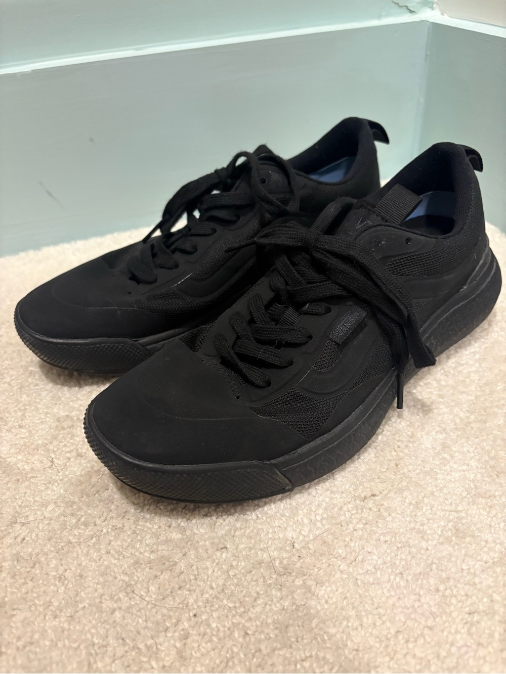 Vans UltraRange Men’s 6.5/Women’s 8 All Black